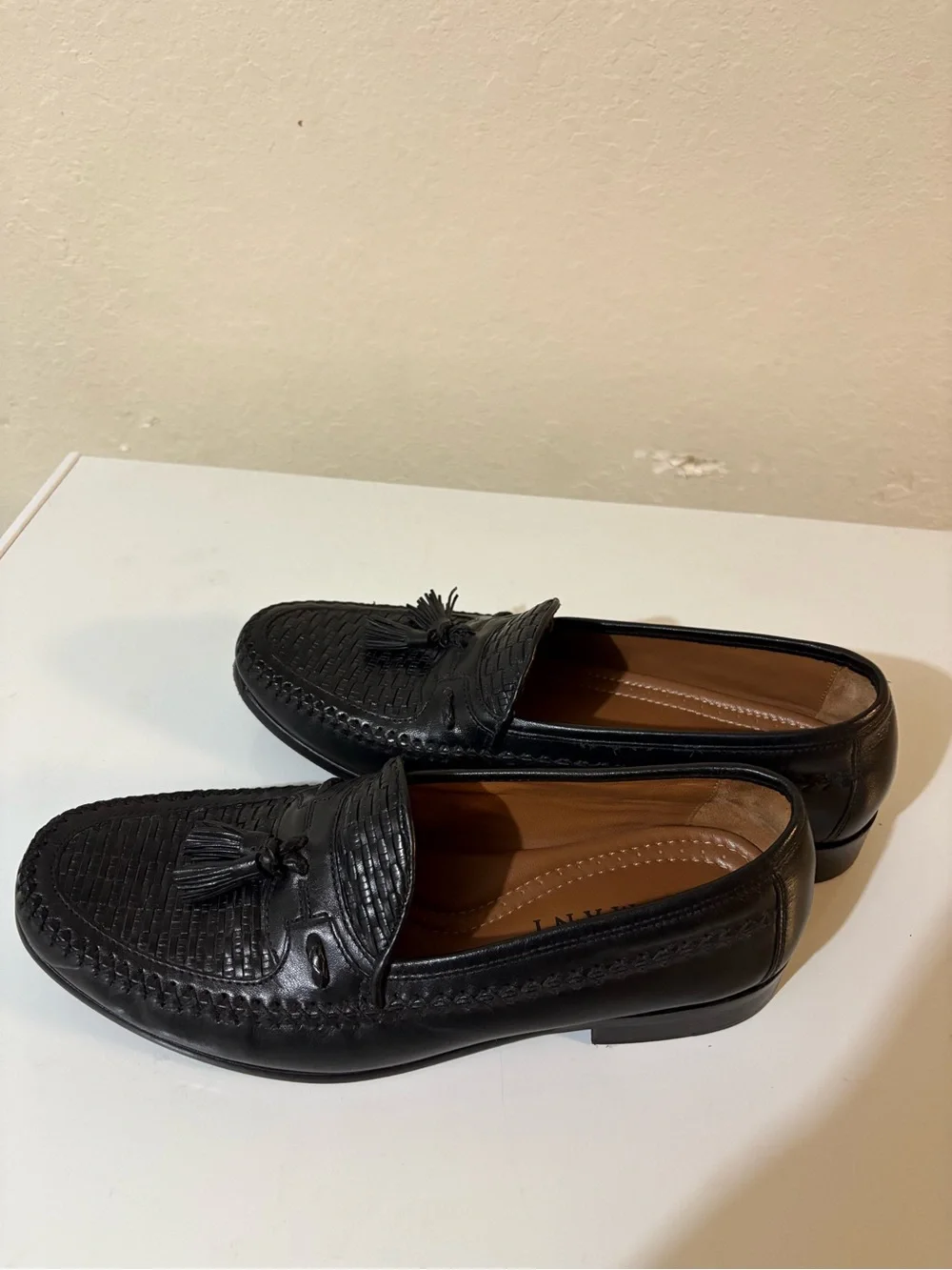 Doma black woven